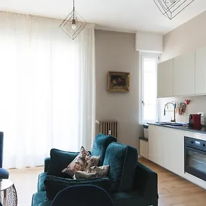 Youhosty - Algardi 5 , Milano Italia